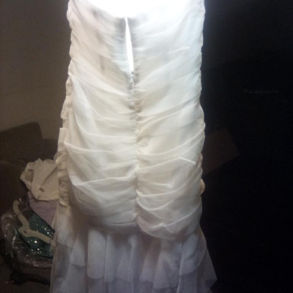 Wedding dress - Picture 4 of 7